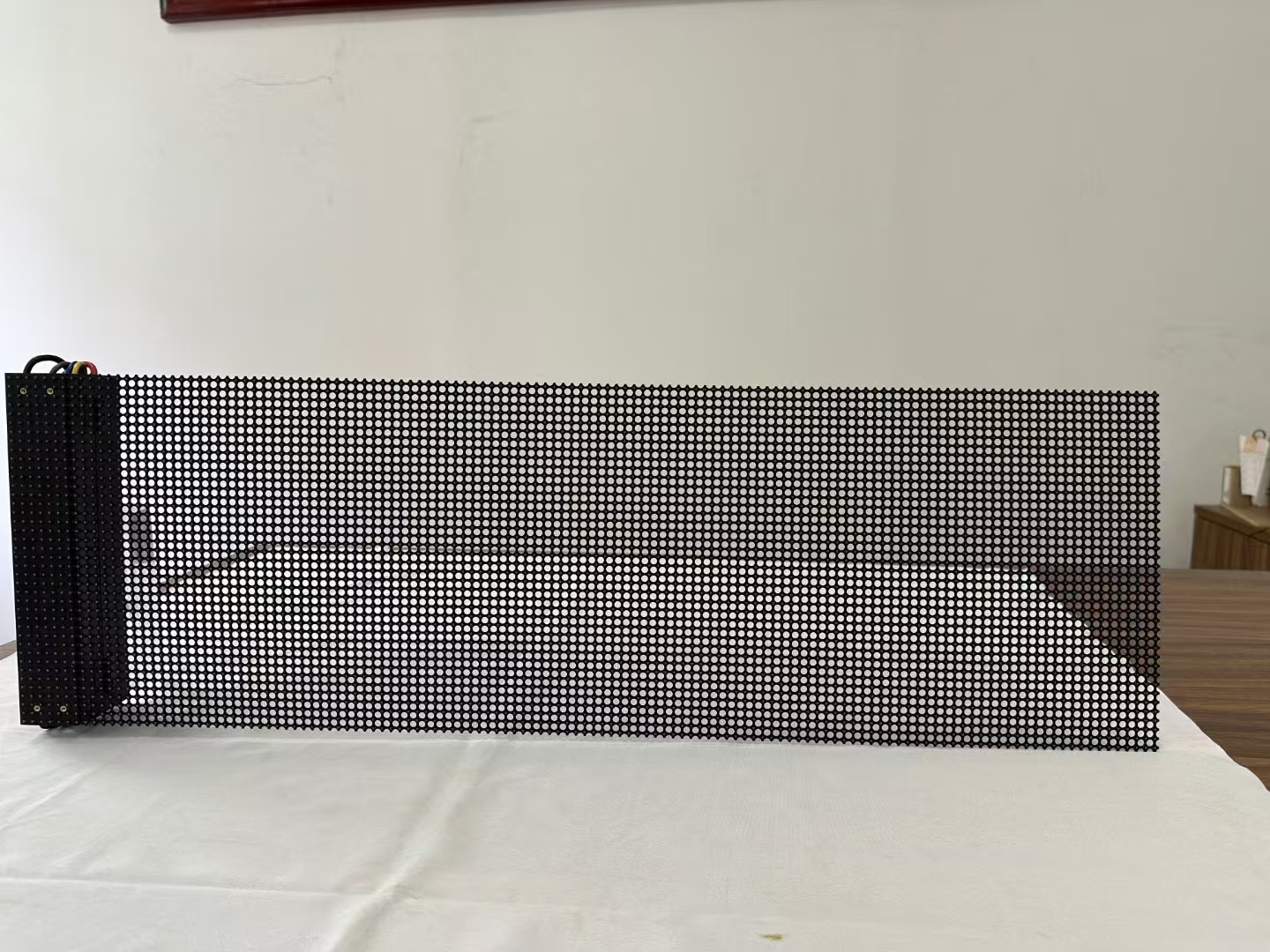 高分辨率P6.25柔性透明LED全息显示屏应用场景1